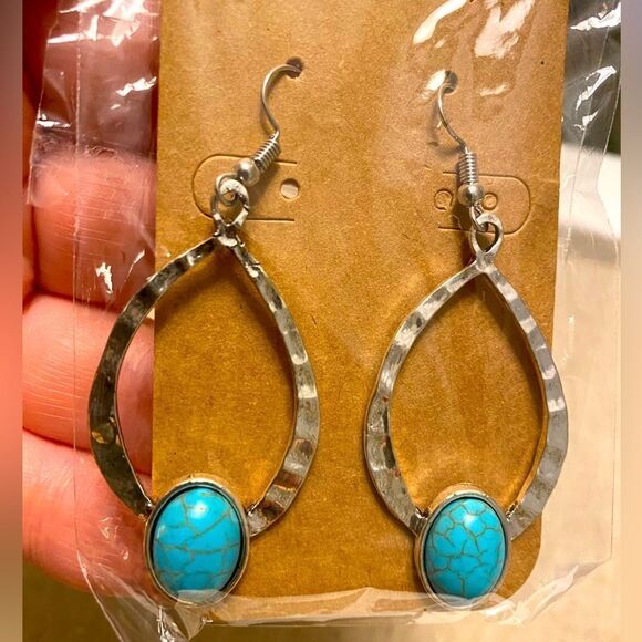 NWT hammered teardrop, FAUX turquoise dangle western, Bohemian, earrings - Picture 1 of 5